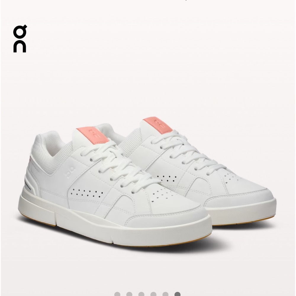On running women’s THE ROGER Clubhouse shoes